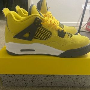 Jordan 4 lighting thunders